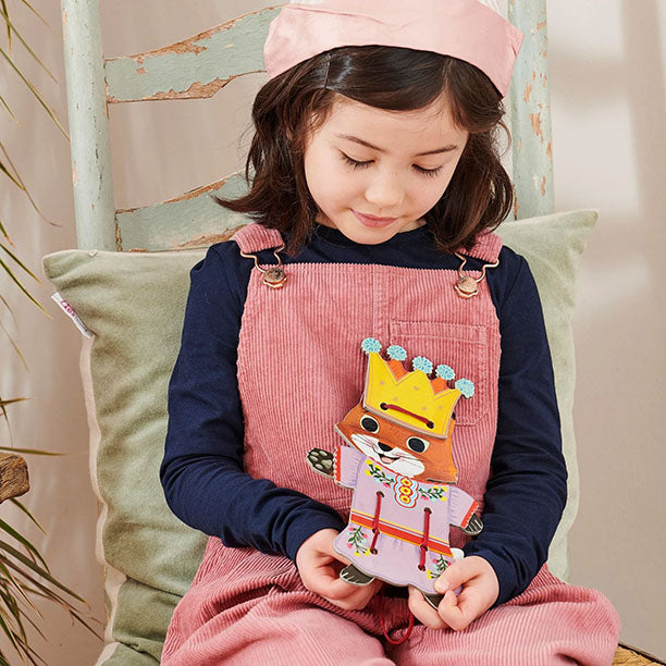 eeBoo Woodland Friends Dress Up Lacing Card