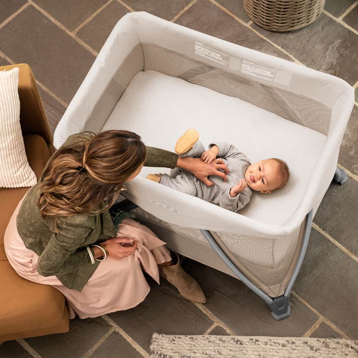 sena aire w new zip-off bassinet