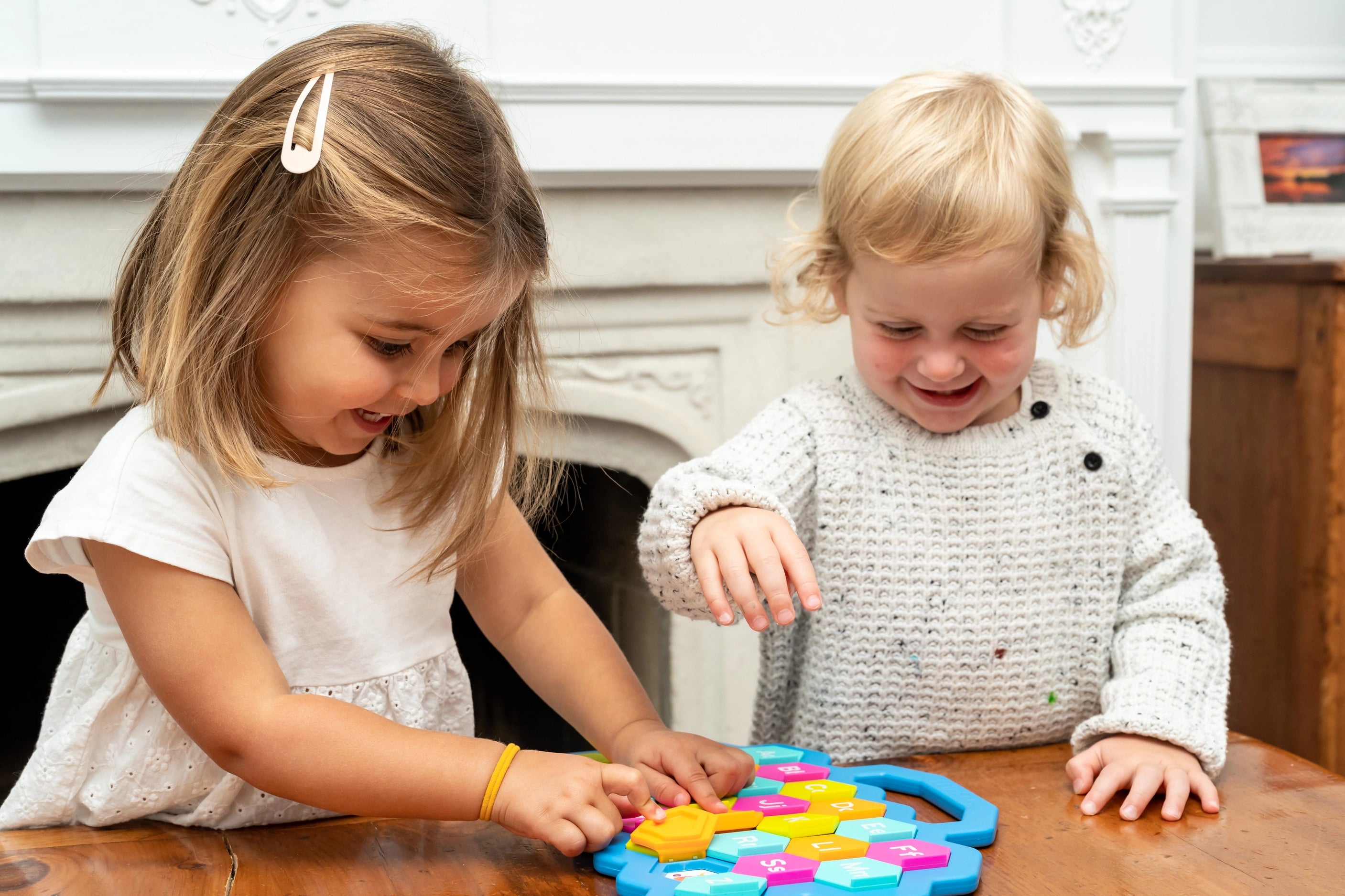 Möbi Games Inc. Flipsee Alphabet Flip-Board