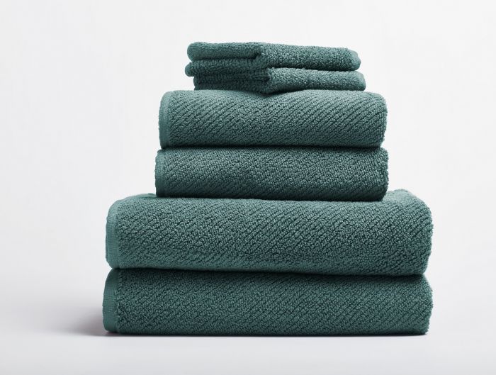 Coyuchi Air Weight Bath Towel - Thumbnail 2