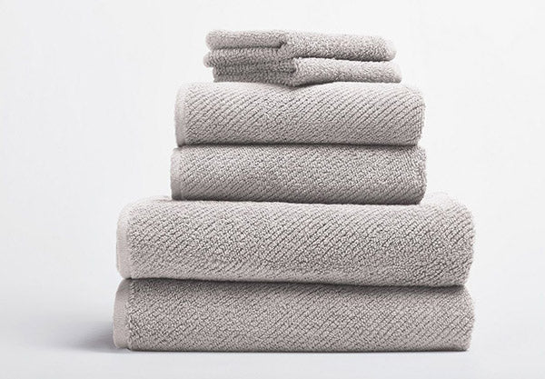Coyuchi Air Weight Bath Towel - Thumbnail 4